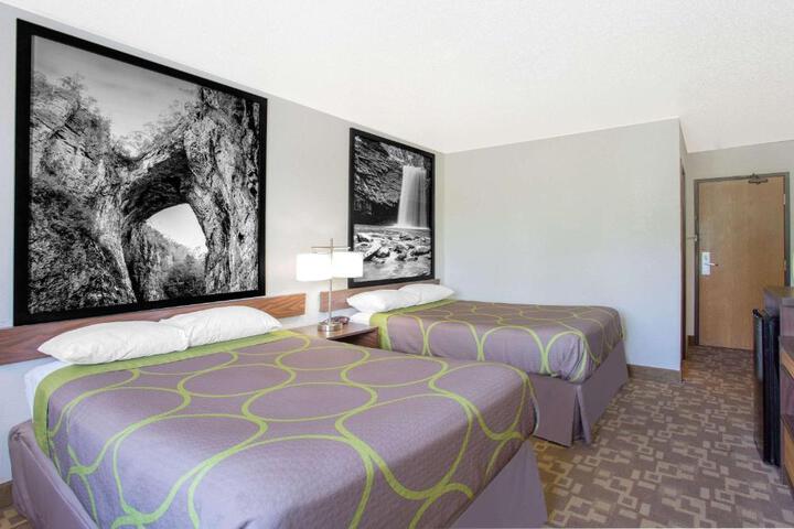 Double Accessible King Size Bed (6 of 9)