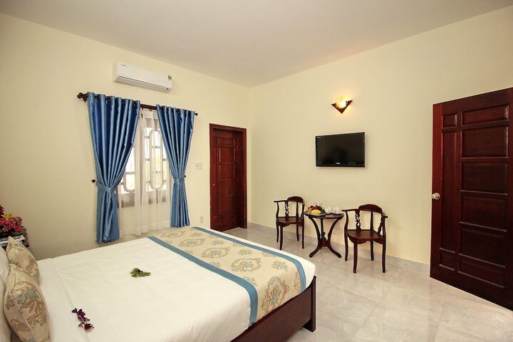 Room 18 of 151