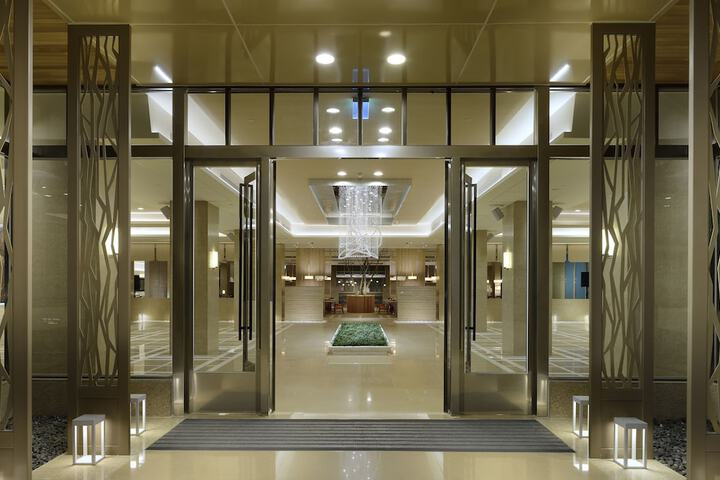 Hotel 2 of 100