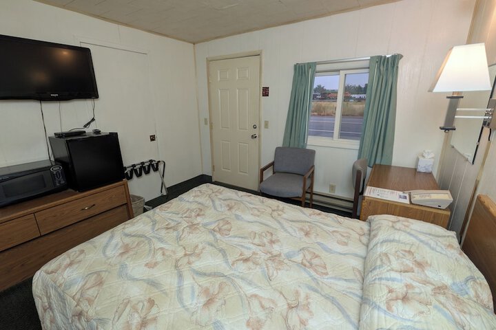 Room 6 of 84