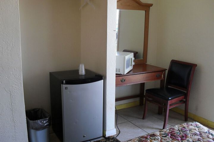 Room 53 of 62