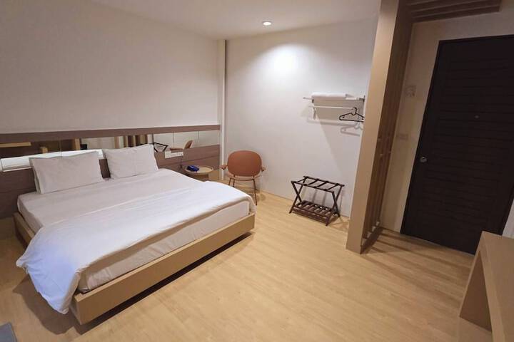 Room 11 of 41