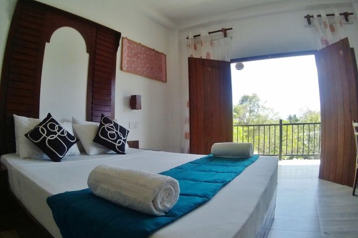 Room 5 of 76