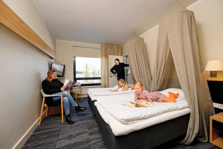 Room 18 of 53