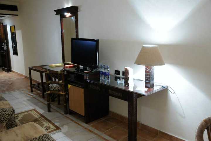 Lounge 21 of 74