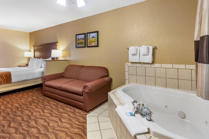 Room 32 of 63