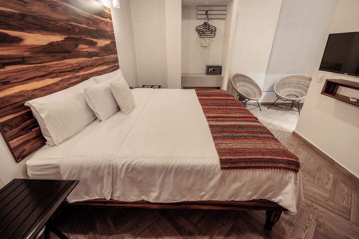 Room 43 of 73
