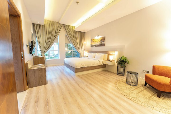 Room 9 of 87
