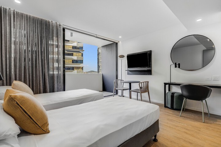 Room 10 of 82