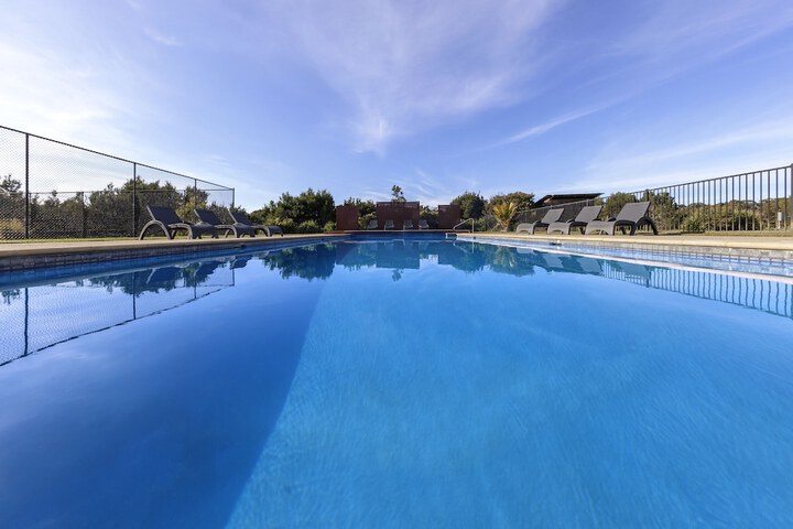 Pools & Facilities