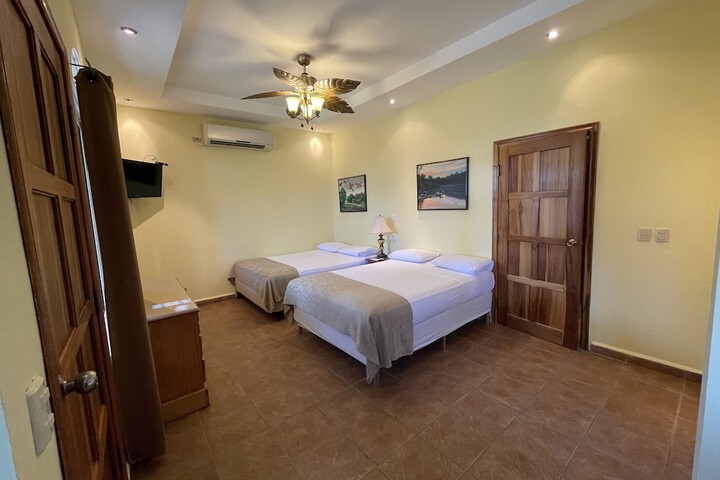 Room 13 of 69