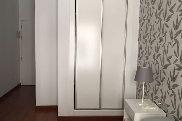 Room 2 of 19