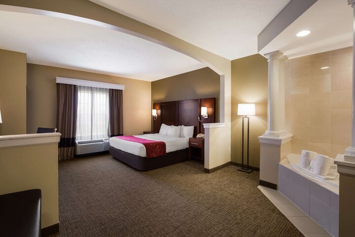 1 King Bed Suite (21 of 25)