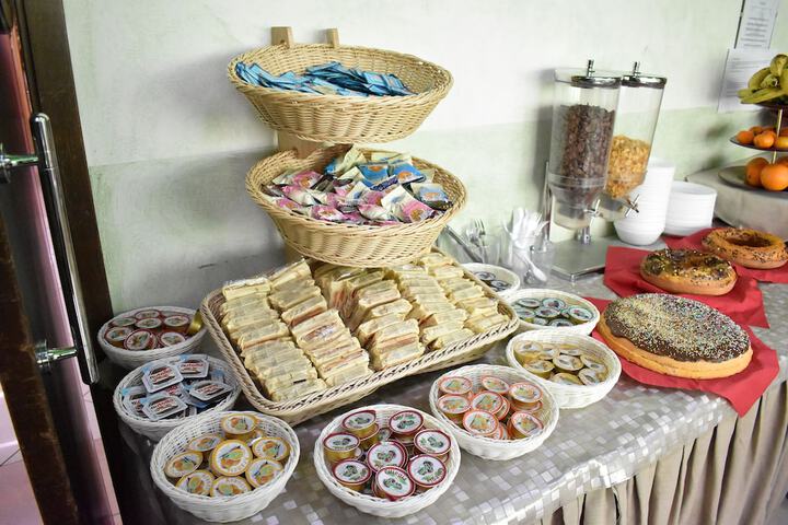 Breakfast/Coffee Service 79 of 109
