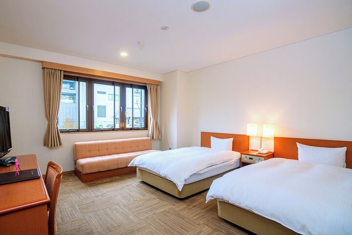 Room 25 of 86
