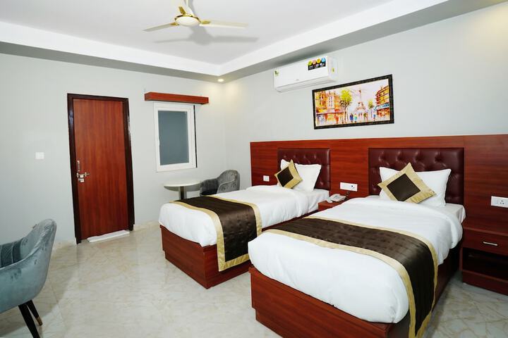 Room 14 of 37