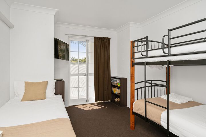 Room 29 of 87