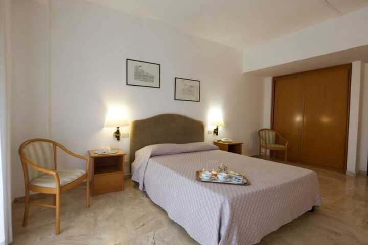 Room 2 of 2