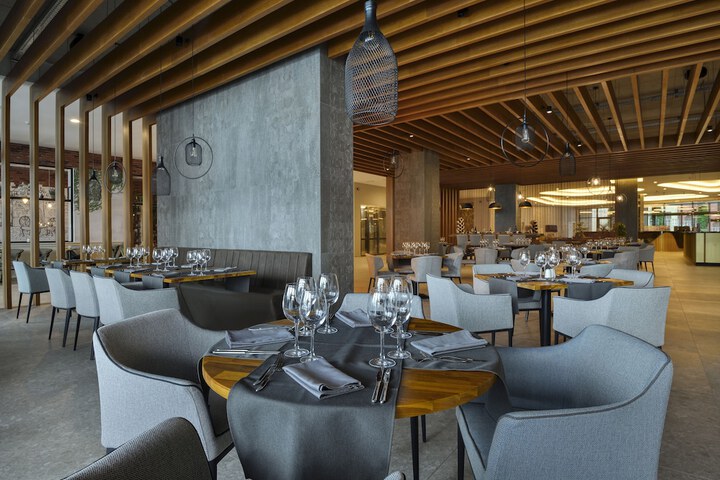 Dining 48 of 70