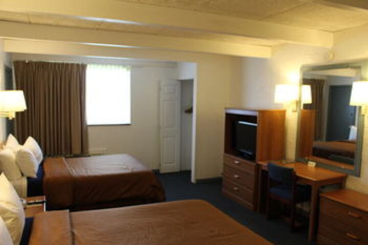Room 8 of 14