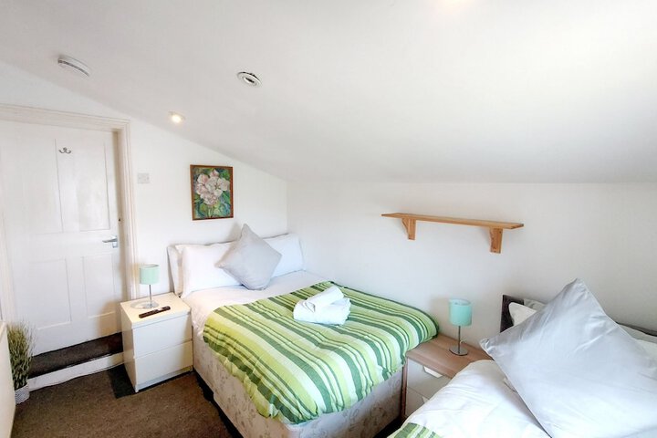 Room 14 of 28