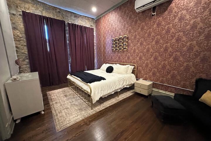 Room 29 of 76