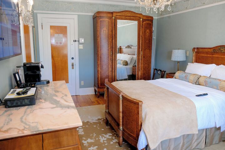 Room 5 of 36