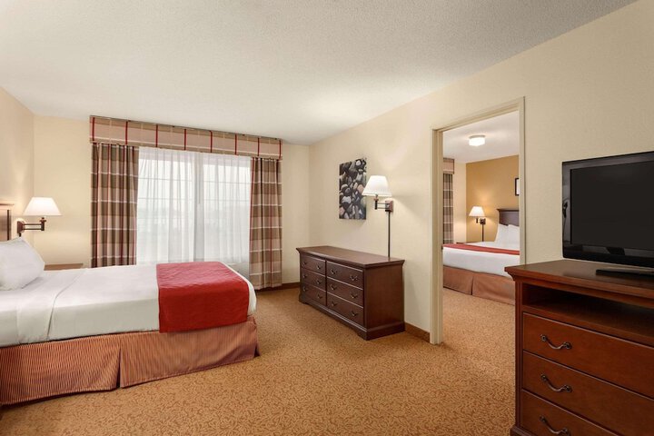 2 Queen Beds (4 of 4)