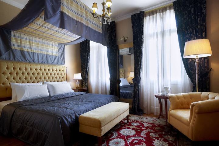 Room 3 of 24