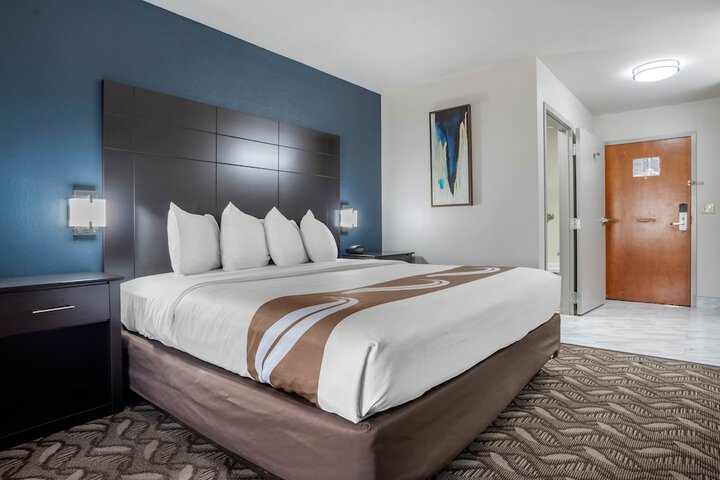 Room 15 of 68