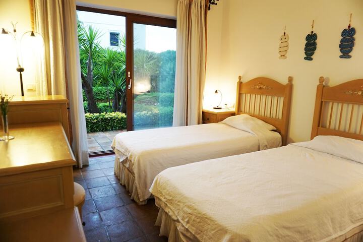 Room 2 of 46