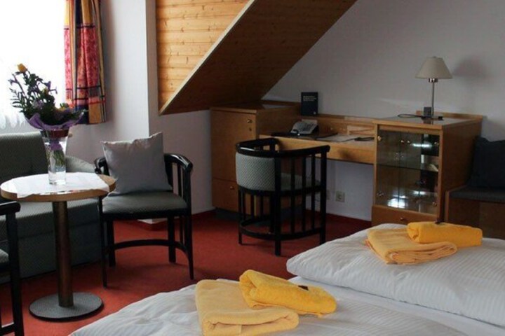 Room 10 of 20