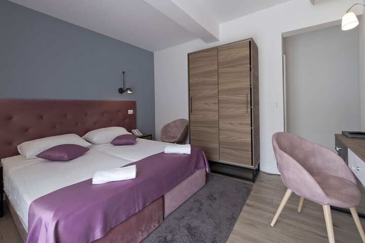 Room 20 of 52