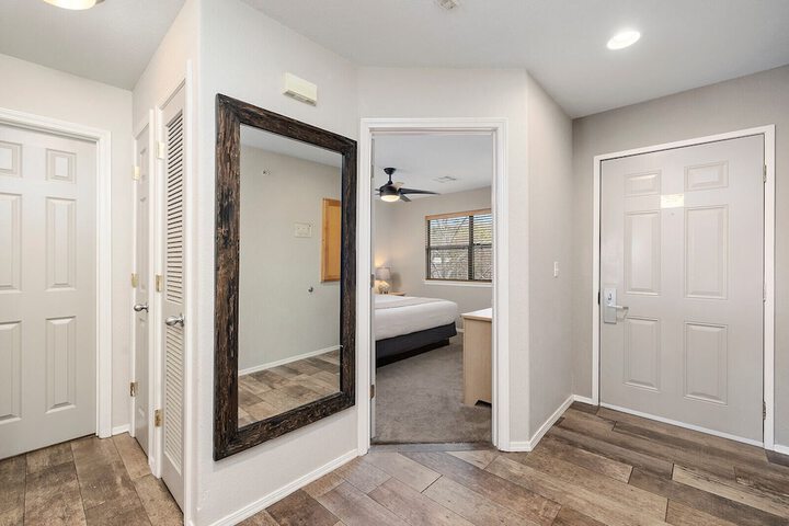 Room 55 of 220