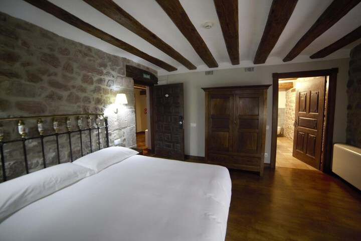 Room 15 of 38