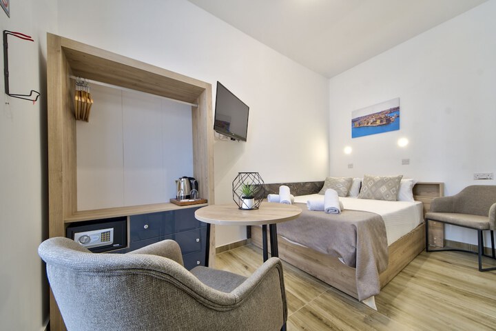 Room 7 of 19