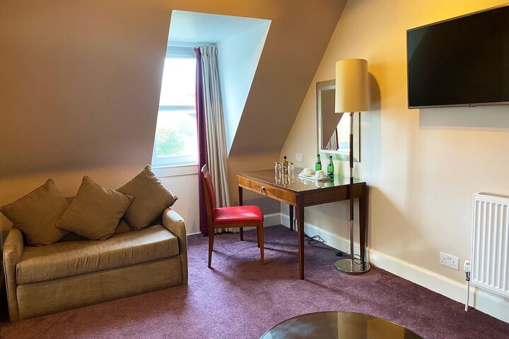 Room 12 of 65