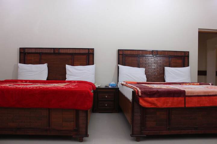 Room 7 of 33