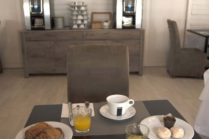 Breakfast/Coffee Service 71 of 81