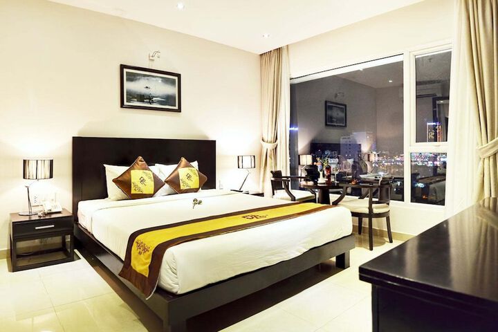 Room 15 of 48
