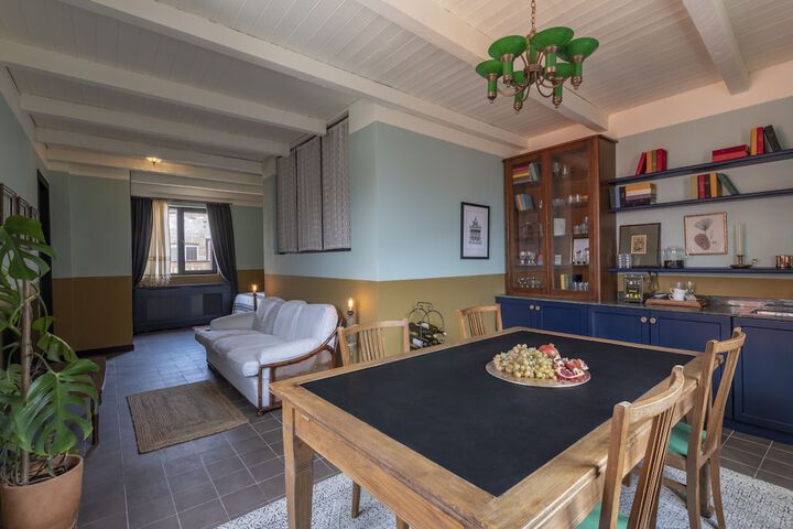 Room 8 of 46