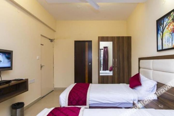 OYO Premium Electronic City Phase 1