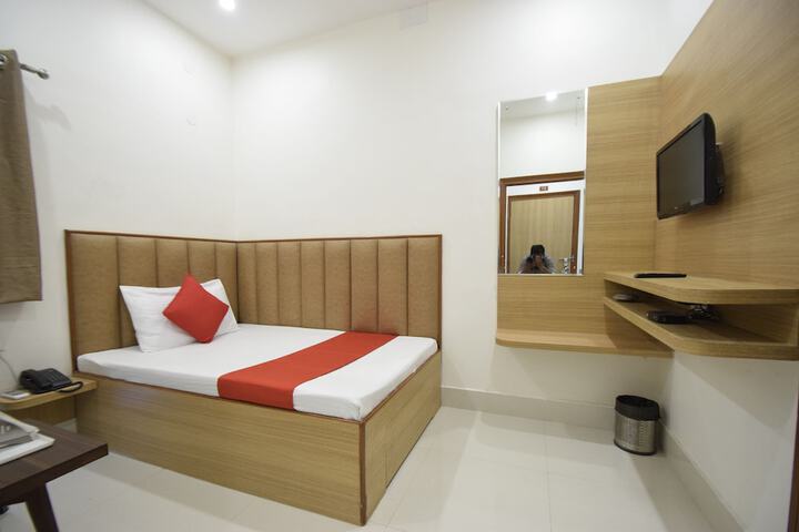 Room 13 of 23