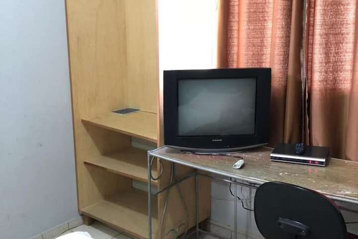 Room 5 of 38