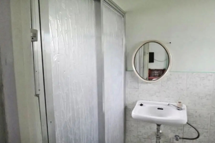 Room 7 of 15