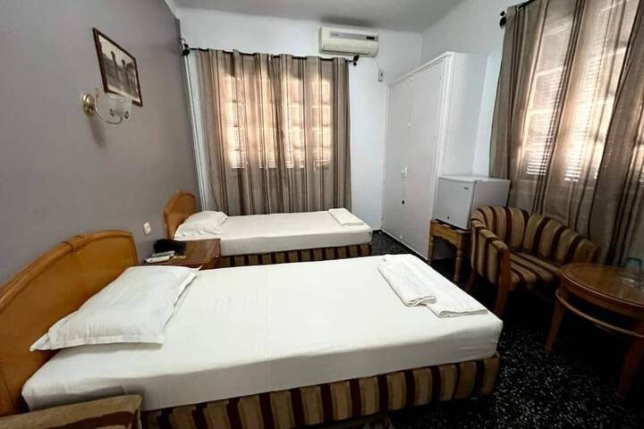 Room 6 of 21