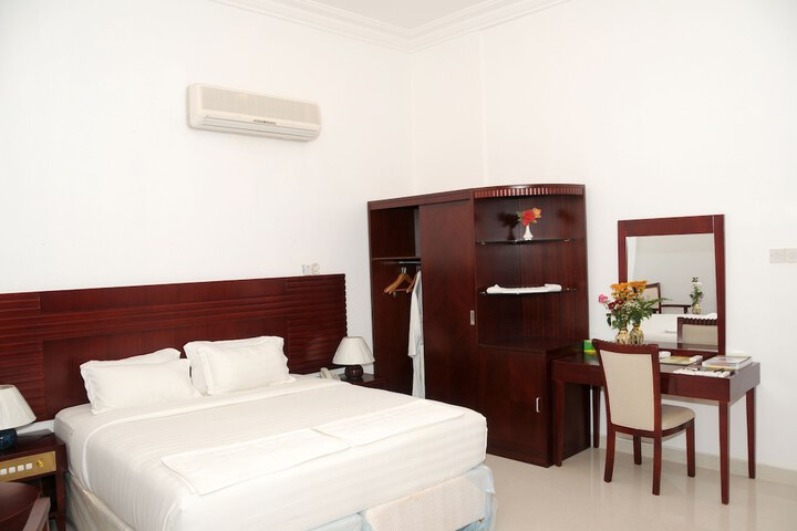 Room 8 of 64