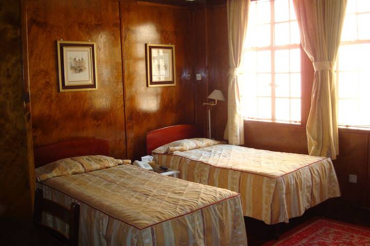 Room 6 of 43