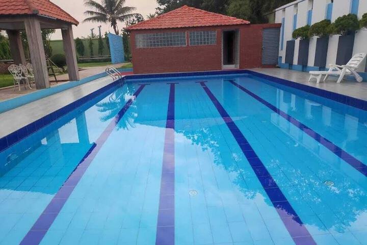 Pool 10 of 40