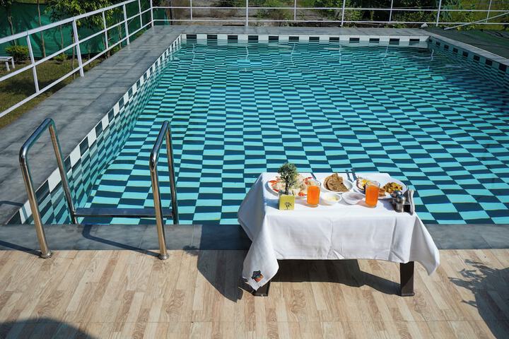 Pool 20 of 47